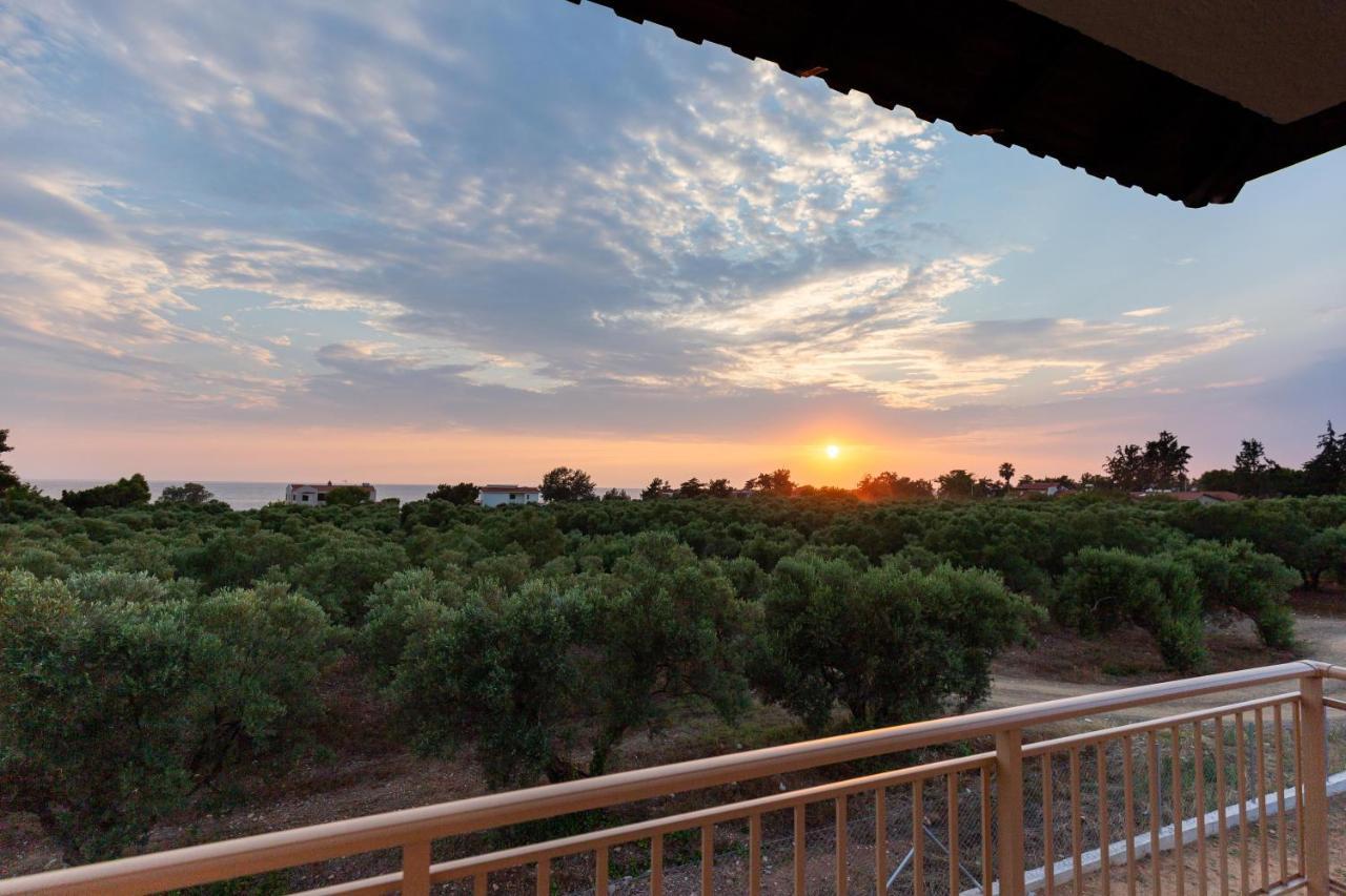 Varkes Suites 2 Nea Moudania Dış mekan fotoğraf