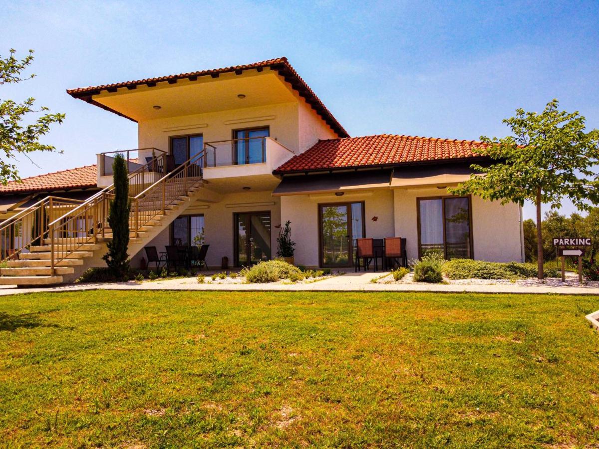 Varkes Suites 2 Nea Moudania Dış mekan fotoğraf